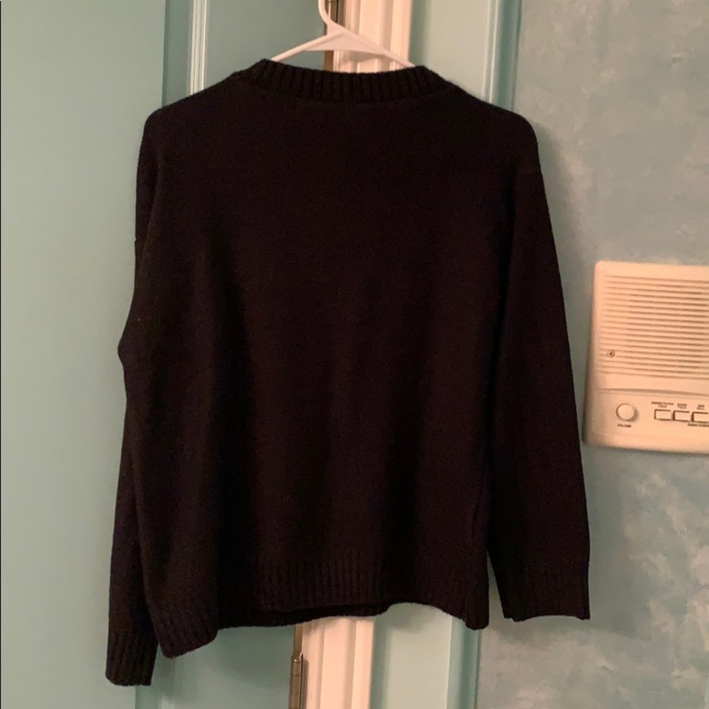 sweater - Picture 4 of 4